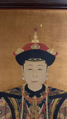 Chinese school: A large and important portrait of a duchess — photo 91