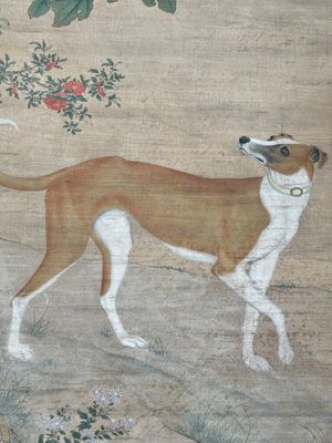 Chinese school, after Giuseppe Castiglione 郎世寧 (1688-1766): 'Hound under the sycamore tree', ink and colour on silk, Qianlong seal mark,18/19th C. — foto 4