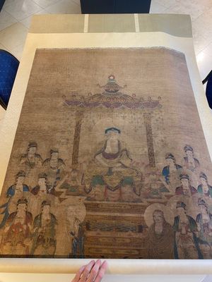 Chinese school: 'Boeddha gezeten op een lotustroon', inkt en kleur op zijde, 18/19e eeuw — foto 1