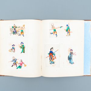 Chinese school, Canton, inkt en kleur op rijstpapier, 19e eeuw: een album en twee doosjes met 70 schilderingen — foto 6