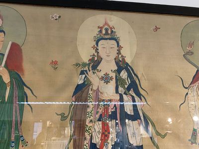 Chinese school: 'Drie boeddhistische godinnen', inkt en kleur op zijde, 18e eeuw — foto 6
