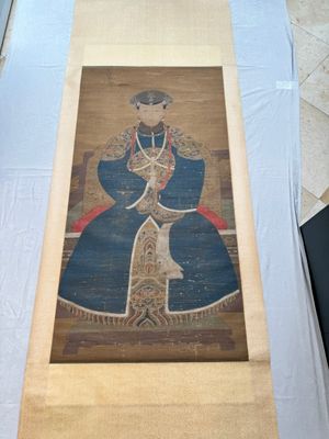 Chinese school: 'Portrait of an imperial concubine', ink and colour on silk, Qing — 照片 1