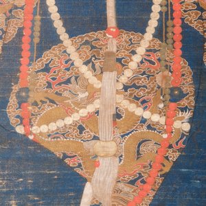Chinese school: 'Portrait of an imperial concubine', ink and colour on silk, Qing — 照片 4