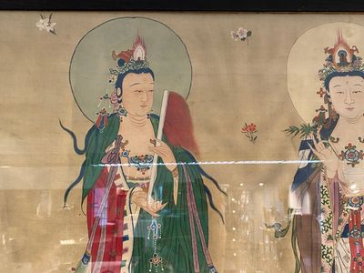 Chinese school: 'Three Buddhist goddesses', ink and colour on silk, 18th C. — 照片 2