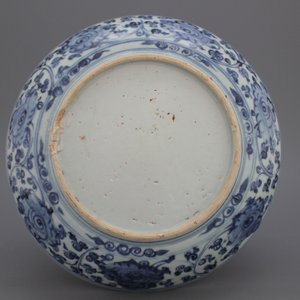 Chinese schotel met pauw, Hongzhi periode, Ming-dynastie, einde 15e eeuw — foto 1