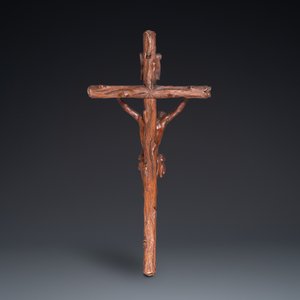 Christ sur crucifix en bois sculpté, probablement Allemagne, fin du 18ème — photo 2