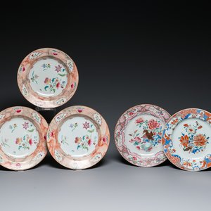 Cinq assiettes en porcelaine de Chine famille rose et verte, Qianlong — photo 1