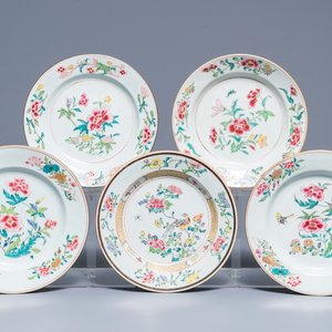 Cinq assiettes en porcelaine de Chine famille rose, Yongzheng/Qianlong — photo 1