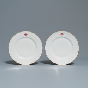 Cinq assiettes en porcelaine de Paris à décor de couronnes armoriées russes, Haviland Limoges pour Maison Toy à Paris, 19ème — photo 4