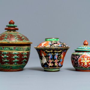 Cinq bols en porcelaine de Chine Bencharong pour le marché thai, 19ème — photo 11