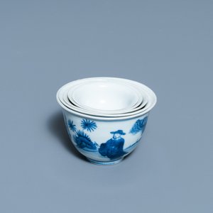 Cinq bols en porcelaine de Chine en bleu et blanc, époque Transition — photo 2
