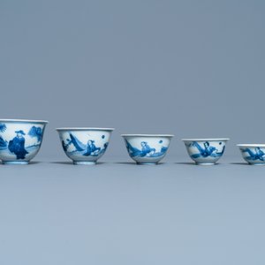Cinq bols en porcelaine de Chine en bleu et blanc, époque Transition — photo 4