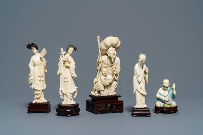 Cinq figures en ivoire sculpté, Chine, 19/20ème