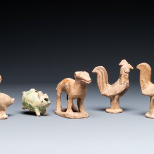 Cinq figures variés d'animal en poterie gris, Chine, Han — photo 2