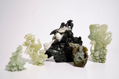 Cinq groupes en jadéite sculptée, Chine, 20ème