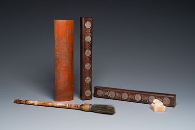 Cinq objets de lettrés en bambou, bois incrusté, os et pierre à savon, Chine, 19/20ème