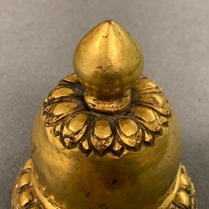 Cinq objets votives bouddhistes en bronze, Tibet et Népal, 18/19ème — photo 54