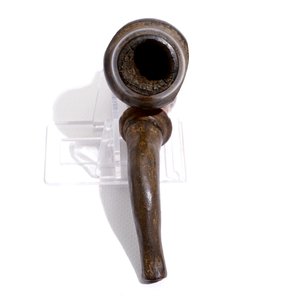 Cinq paniers, une figure en bois sculpté polychrome, une pipe et un collier crucifixe, R.D. Congo, 1ère moitié du 20ème — photo 8
