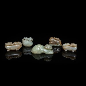Cinq pièces en jade céladon et rouille sculpté, Chine, 19ème — photo 1