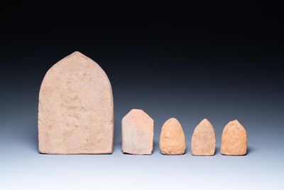Cinq plaques votives bouddhistes en terre cuite, Période Païenne, Birmanie, 11/14ème — photo 4