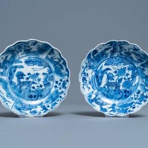 Cinq plats en porcelaine de Chine en bleu et blanc, un bol et un pot couvert, 18/19ème — photo 4