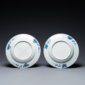 Cinq plats et trois assiettes en porcelaine de Chine en bleu et blanc, Kangxi — photo 5