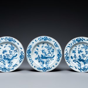 Cinq plats et trois assiettes en porcelaine de Chine en bleu et blanc, Kangxi — photo 6