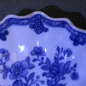 Cinq raviers en forme de coquille en porcelaine de Chine bleu et blanc, Qianlong — photo 9