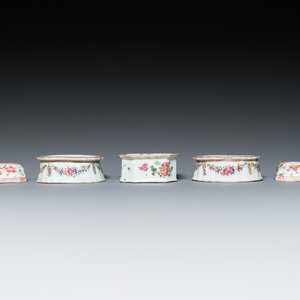 Cinq salerons en porcelaine de Chine famille rose, Qianlong — photo 2