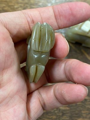 Cinq sculptures en jade céladon taché de rouille, Chine, 19ème — photo 14