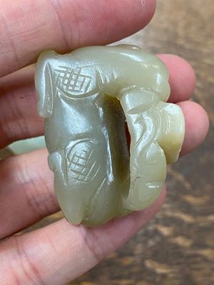 Cinq sculptures en jade céladon taché de rouille, Chine, 19ème — photo 20