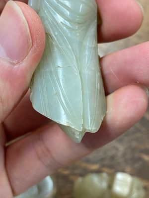 Cinq sculptures en jade céladon taché de rouille, Chine, 19ème — photo 26