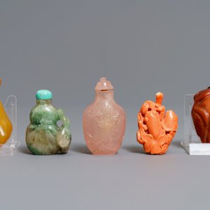 Cinq tabatières en corail, quartz et agate, Chine, 19/20ème — photo 2