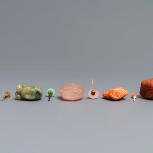 Cinq tabatières en corail, quartz et agate, Chine, 19/20ème — photo 4