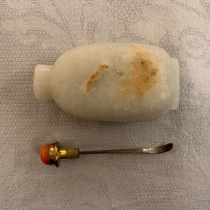 Cinq tabatières en jade céladon et rouille, Chine, 19/20ème — photo 11