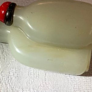 Cinq tabatières en jade céladon et rouille, Chine, 19/20ème — photo 5