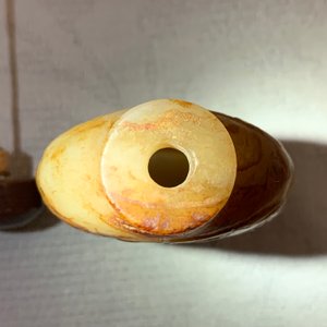 Cinq tabatières en jade céladon et rouille, Chine, 19/20ème — photo 9