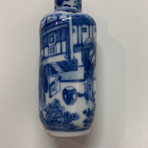 Cinq tabatières en porcelaine de Chine en bleu et blanc, rouge de fer et rouge de cuivre, 19ème — photo 12