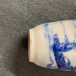 Cinq tabatières en porcelaine de Chine en bleu et blanc, rouge de fer et rouge de cuivre, 19ème — photo 23