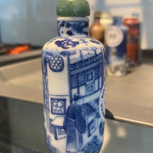 Cinq tabatières en porcelaine de Chine en bleu et blanc, rouge de fer et rouge de cuivre, 19ème — photo 27