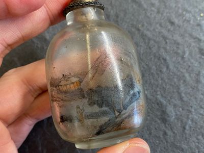 Cinq tabatières en verre peint à l'intérieur et une en émaux de Canton ou de Pékin, Chine, 19/20ème — photo 14