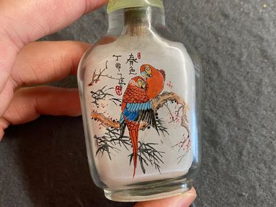 Cinq tabatières en verre peint à l'intérieur et une en émaux de Canton ou de Pékin, Chine, 19/20ème — photo 16