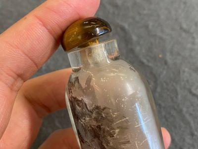 Cinq tabatières en verre peint à l'intérieur et une en émaux de Canton ou de Pékin, Chine, 19/20ème — photo 6