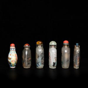 Cinq tabatières en verre peint à l'intérieur et une en émaux de Canton ou de Pékin, Chine, 19/20ème — photo 4