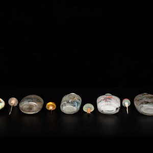 Cinq tabatières en verre peint à l'intérieur et une en émaux de Canton ou de Pékin, Chine, 19/20ème — photo 7