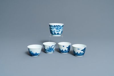 Cinq tasses en porcelaine de Chine 'Bleu de Hue' pour le Vietnam, 19ème