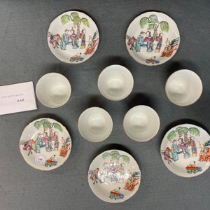 Cinq tasses et soucoupes en porcelaine de Chine famille rose, marque et époque de Tongzhi — photo 20