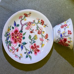 Cinq tasses et soucoupes en porcelaine de Chine famille rose, Yongzheng/Qianlong — photo 22