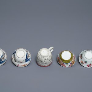 Cinq tasses et soucoupes et deux théières en porcelaine de Chine famille rose, Yongzheng/Qianlong — photo 9