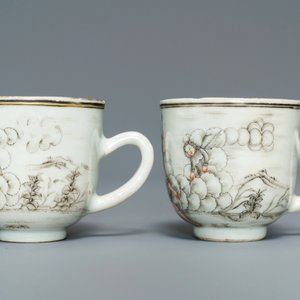 Cinq tasses et soucoupes et une théière en porcelaine de Chine famille rose et grisaille, Yongzheng/Qianlong — photo 13